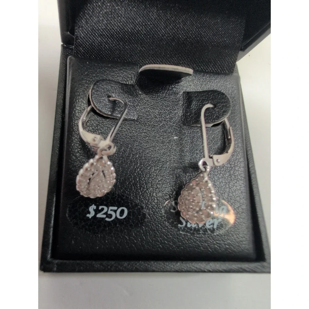 NWT R.H. Macy & Co 925 Sterling Silver 1/4CT Diamond teardrop earrings
